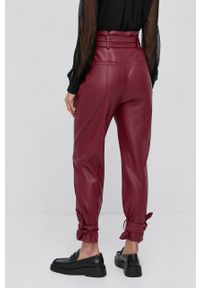 Karl Lagerfeld Spodnie damskie kolor czerwony dopasowane high waist. Stan: podwyższony. Kolor: czerwony