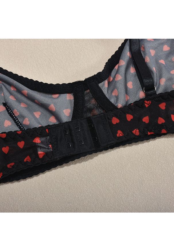 Intica - Komplet bielizny z serduszkami z delikatnego materiału Joan. Kolor: różowy. Materiał: materiał