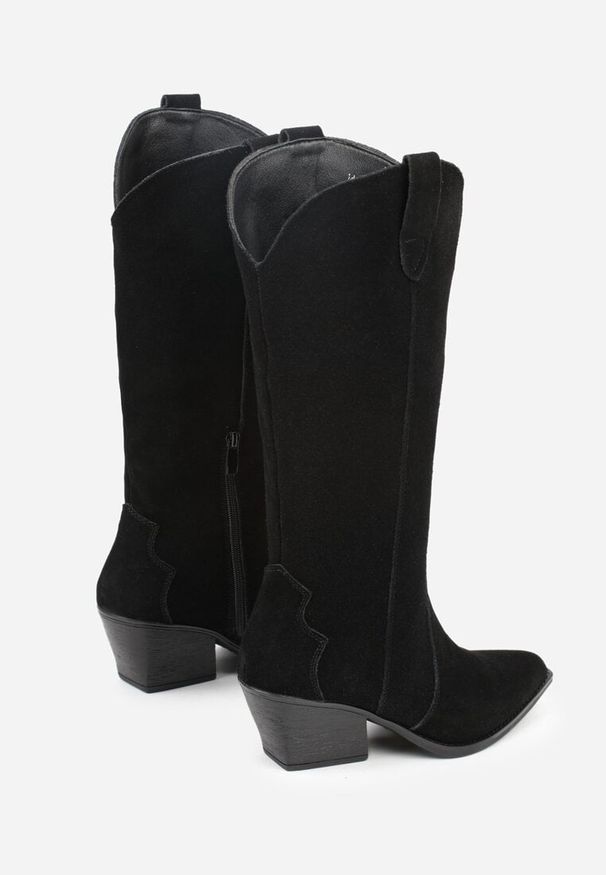Born2be - Czarne Zamszowe Kozaki Kowbojki na Stożkowym Obcasie Sevra. Zapięcie: sprzączka. Kolor: czarny. Materiał: zamsz. Obcas: na obcasie. Wysokość obcasa: średni