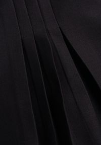 Renee - Czarne Rozkloszowane Spódnico-Spodenki Plisowane High Waist z Paskiem Bastorea. Okazja: na spacer. Stan: podwyższony. Kolor: czarny. Materiał: tkanina. Styl: elegancki #4