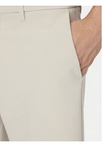 BOSS Szorty materiałowe S Commuter 10.5 Inch 50540337 Beżowy jasny Slim Fit. Kolor: beżowy. Materiał: syntetyk #4