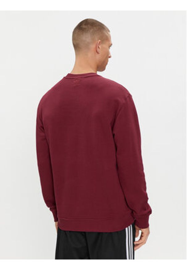 Adidas - adidas Bluza Graphics Archive Crew Sweatshirt IC5770 Czerwony Regular Fit. Kolor: czerwony. Materiał: bawełna