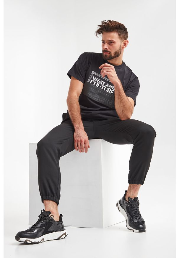 Versace Jeans Couture - T-shirt VERSACE JEANS COUTURE. Długość rękawa: krótki rękaw. Długość: krótkie