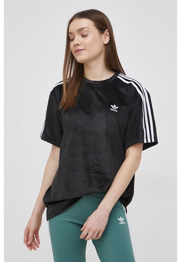 adidas Originals T-shirt H37841 damski kolor czarny. Okazja: na co dzień. Kolor: czarny. Materiał: materiał. Wzór: aplikacja. Styl: casual