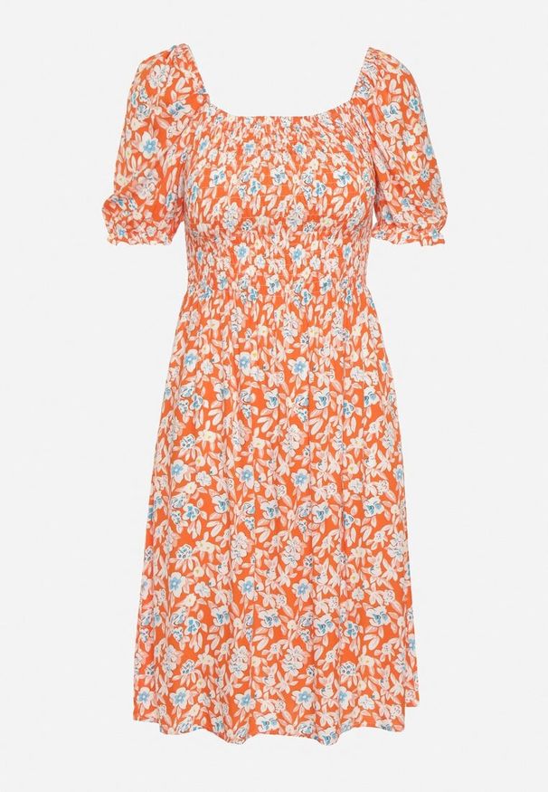 Born2be - Pomarańczowa Wiskozowa Sukienka Hiszpanka o Rozkloszowanym Kroju z Marszczonym Dekoltem Otlea. Okazja: na co dzień. Typ kołnierza: dekolt hiszpanka. Kolor: pomarańczowy. Materiał: wiskoza. Długość rękawa: krótki rękaw. Sezon: lato. Styl: casual, boho