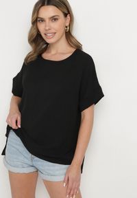 Born2be - Czarna Bluzka o Kroju Nietoperza Faderia. Okazja: na co dzień. Kolor: czarny. Materiał: jeans. Styl: casual