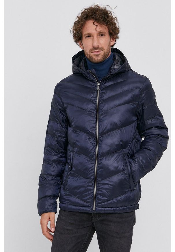 Guess - Kurtka. Okazja: na co dzień. Kolor: niebieski. Materiał: włókno, puch. Styl: casual