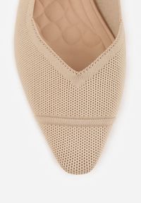 Renee - Ciemnobeżowe Czółenka Slingback VICES z Miękkiej Dzianiny na Niskim Obcasie z Wkładką Soft-Pillow Olitia. Zapięcie: pasek. Kolor: beżowy. Materiał: dzianina. Szerokość cholewki: normalna. Wzór: aplikacja. Obcas: na obcasie. Styl: glamour, elegancki. Wysokość obcasa: niski #2