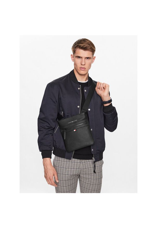TOMMY HILFIGER - Saszetka Tommy Hilfiger. Kolor: czarny