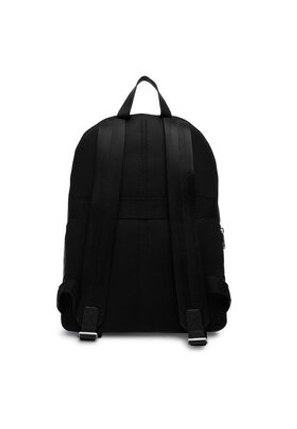 Calvin Klein Plecak Emblem Aop Coated Backpack LV04D3313G Czarny. Kolor: czarny. Materiał: materiał