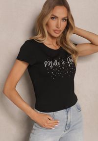 Renee - Czarny T-shirt z Bawełny Ozdobiony Napisem i Cyrkoniami Zreadia. Okazja: na co dzień. Kolor: czarny. Materiał: bawełna. Wzór: aplikacja, napisy. Styl: klasyczny, casual