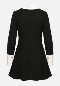 Born2be - Czarna Sukienka z Usztywnioną Linią Ramion z Guzikami Sewiana. Kolor: czarny. Materiał: skóra #4