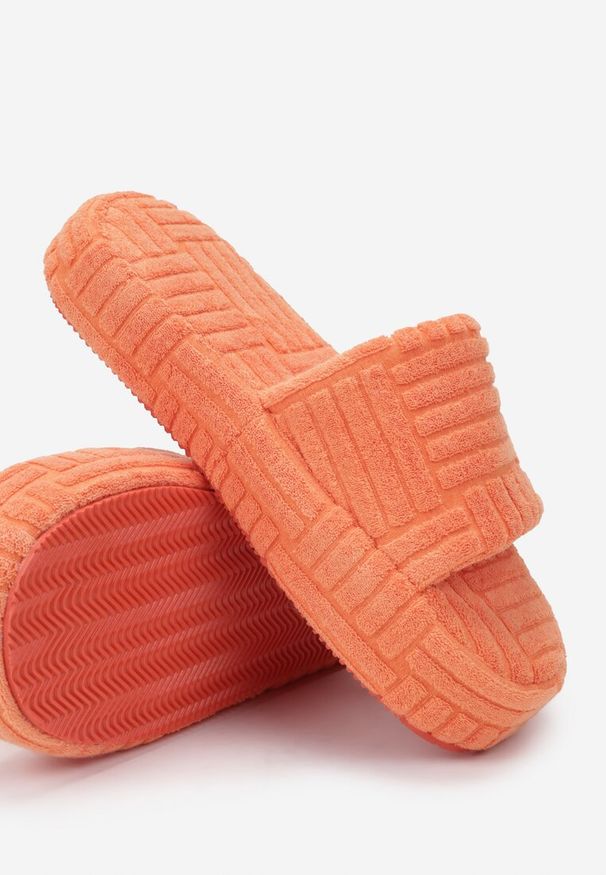 Renee - Pomarańczowe Kapcie Thalephone. Nosek buta: otwarty. Zapięcie: bez zapięcia. Kolor: pomarańczowy. Materiał: materiał. Wzór: aplikacja, geometria