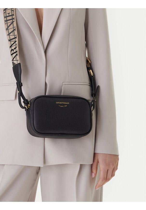 Emporio Armani Torebka EW000537 AF12103 MC032 Czarny. Kolor: czarny. Materiał: skórzane