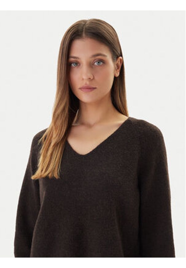Vero Moda Sweter Aquarius 10331898 Brązowy Regular Fit. Kolor: brązowy. Materiał: syntetyk
