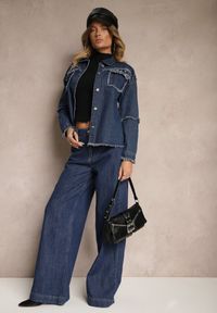 Renee - Granatowa Jeansowa Kurtka z Bawełny z Rozprutymi Elementami i Ćwiekami Trudilla. Kolor: niebieski. Materiał: jeans, bawełna #5