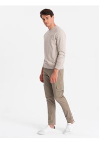 Ombre Clothing - Spodnie męskie cargo STRAIGHT LEG z kieszeniami zapinanymi na zamek – khaki V3 OM-PACG-0204 - XXL. Kolor: brązowy. Materiał: elastan, materiał, bawełna. Styl: elegancki #7