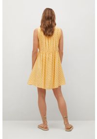 mango - Mango Sukienka MINA kolor żółty mini rozkloszowana. Kolor: żółty. Materiał: włókno, materiał. Długość rękawa: na ramiączkach. Typ sukienki: rozkloszowane. Długość: mini #6