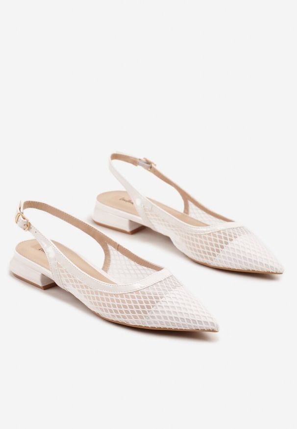 Renee - Białe Sandały Slingback z Siateczki ze Szpiczastym Noskiem Niloriae. Okazja: do pracy, na co dzień, na spotkanie biznesowe. Nosek buta: szpiczasty. Zapięcie: pasek. Kolor: biały. Materiał: jeans. Styl: casual, biznesowy