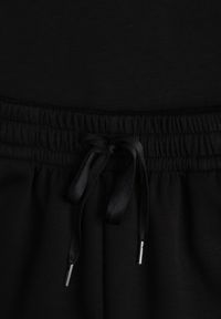 Renee - Czarny Bawełniano-Wiskozowy Komplet Sportowy T-shirt i Szorty Areinna. Kolor: czarny. Materiał: wiskoza, bawełna #4