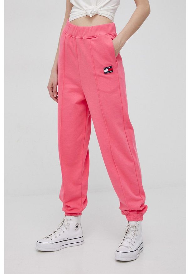 Tommy Jeans spodnie bawełniane DW0DW12635.PPYY kolor różowy. Stan: podwyższony. Kolor: różowy. Materiał: bawełna