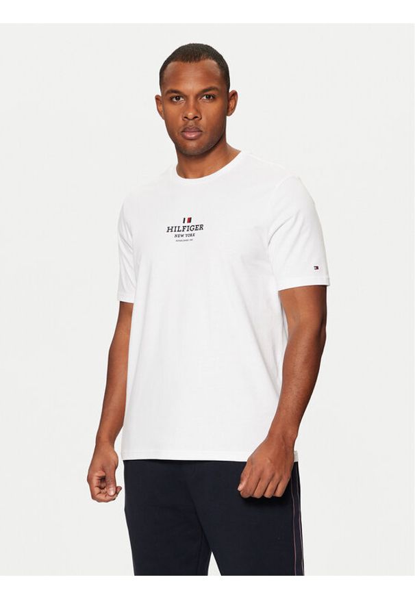 TOMMY HILFIGER - Tommy Hilfiger T-Shirt MW0MW38980 Biały Regular Fit. Kolor: biały. Materiał: bawełna