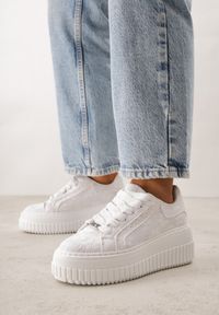 Born2be - Białe Sneakersy na Grubej Podeszwie Zdobione Koronką i Brokatem Relfi. Okazja: na spacer, na co dzień. Kolor: biały. Materiał: koronka. Wzór: aplikacja, koronka. Sport: turystyka piesza #1