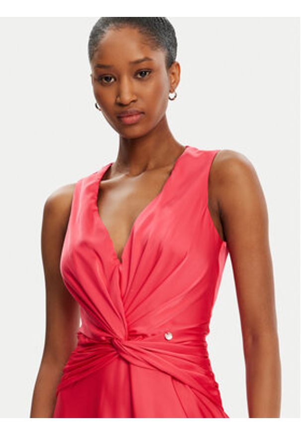 Rinascimento Sukienka wieczorowa CFC0122455003 Różowy Regular Fit. Kolor: różowy. Materiał: syntetyk. Styl: wizytowy