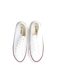 Renee - Białe Klasyczne Trampki z Niską Cholewką Darling Tyrel. Okazja: na co dzień. Wysokość cholewki: przed kostkę. Kolor: biały. Materiał: jeans, materiał. Szerokość cholewki: normalna. Sezon: lato. Styl: klasyczny #8