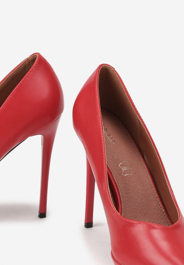 Renee - Czerwone Szpilki Vices na Grubej Podeszwie z Wkładką ze Skóry Naturalnej Ahrrie. Okazja: na wesele, na imprezę, na ślub cywilny. Kolor: czerwony. Materiał: skóra. Obcas: na szpilce. Styl: klasyczny