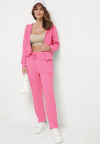 Born2be - Różowy Komplet Dresowy Rozpinana Bluza z Kapturem Wykończona Ściągaczem i Spodnie z Gumką w Pasie Starkie. Kolor: różowy. Materiał: dresówka #4