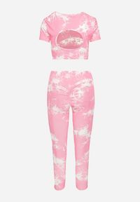 Born2be - Różowy Komplet Sportowy z Wzorem Tie-Dye Top z Krótkimi Rękawami i Leggisy Larvena. Kolor: różowy