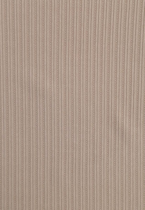 Born2be - Beżowy Gładki T-shirt w Klasycznym Stylu Salodone. Okazja: do pracy, na co dzień. Kolor: beżowy. Materiał: materiał, jeans. Wzór: gładki. Styl: klasyczny