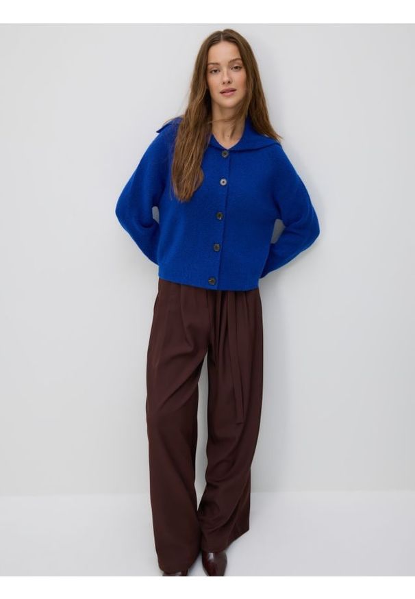 Reserved - Kardigan z kołnierzem - niebieski. Kolor: niebieski. Materiał: dzianina, wełna