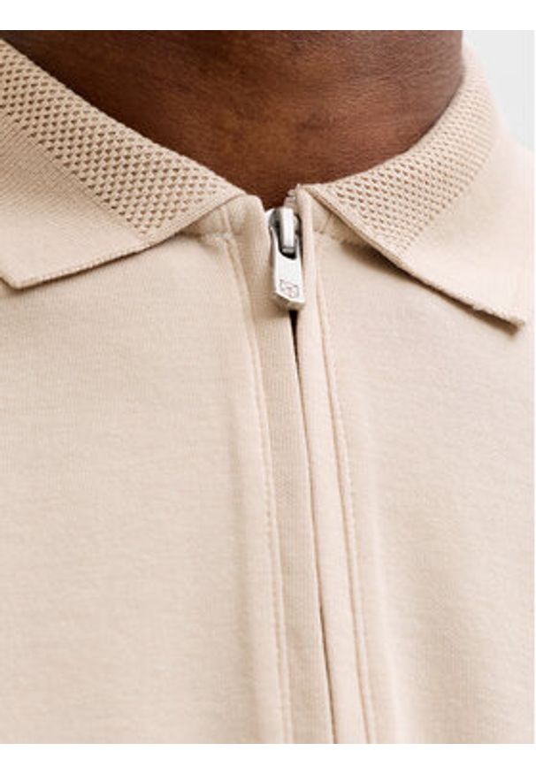 Jack & Jones Polo Rblaethan 12292992 Beżowy Regular Fit. Typ kołnierza: polo. Kolor: beżowy. Materiał: bawełna