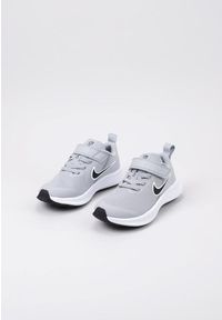 Buty do biegania dla dzieci Nike Star Runner 3 Psv. Zapięcie: rzepy. Kolor: szary. Materiał: syntetyk, tkanina, materiał. Szerokość cholewki: normalna