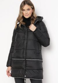 Born2be - Czarna Pikowana Kurtka Płaszcz z Regulowaną Długością Maakana. Kolor: czarny. Materiał: jeans, tkanina. Sezon: zima, jesień, wiosna. Styl: klasyczny, elegancki #5