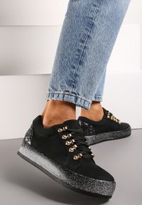 Renee - Czarne Sneakersy Ineffable Catkin. Kolor: czarny. Materiał: zamsz. Obcas: na platformie #7