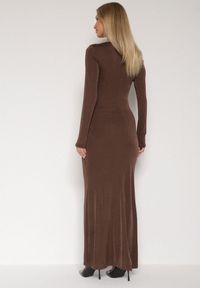 Born2be - Brązowa Sukienka Koktajlowa z Biżuteryjną Aplikacją i Długim Rękawem Idivianne. Kolor: brązowy. Długość rękawa: długi rękaw. Wzór: aplikacja. Typ sukienki: dopasowane. Styl: wizytowy #2