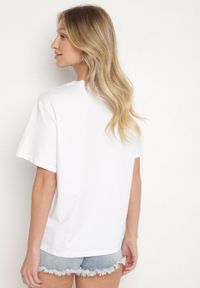 Born2be - Biały Bawełniany Klasyczny T-shirt Kollira. Okazja: na co dzień. Kolor: biały. Materiał: bawełna. Styl: klasyczny #5