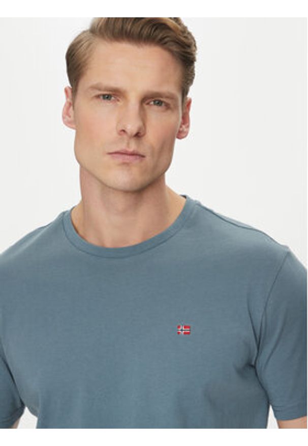 Napapijri T-Shirt Salis NP0A4H8D Szary Regular Fit. Kolor: szary. Materiał: bawełna