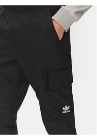 Adidas - adidas Spodnie dresowe Trefoil Essentials Woven Cargo JD2453 Czarny Regular Fit. Kolor: czarny. Materiał: syntetyk #2