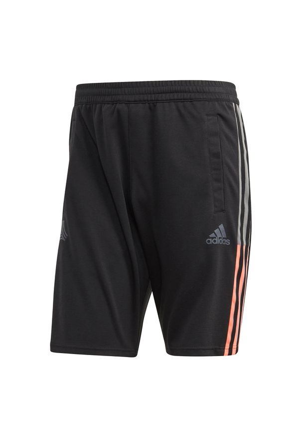 Adidas - Tango Tech Short 905. Kolor: czarny