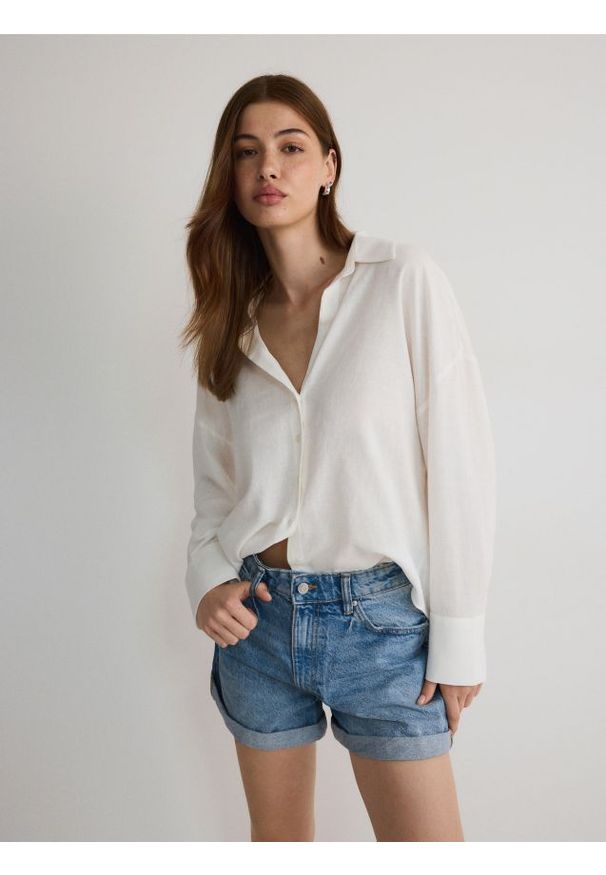 Reserved - Szorty jeansowe - niebieski. Kolor: niebieski. Materiał: jeans. Styl: klasyczny