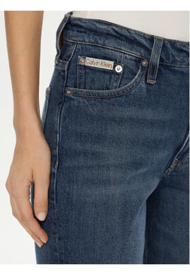 Calvin Klein Jeans Jeansy J20J224514 Niebieski Mom Fit. Kolor: niebieski