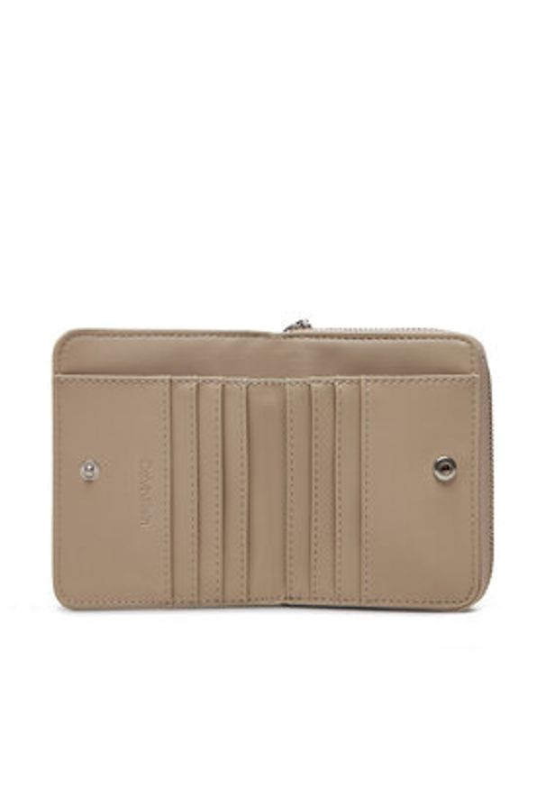 Calvin Klein Mały Portfel Damski Ck Must Aop Md Zip Around W Flap LV04F1037G Beżowy. Kolor: beżowy. Materiał: skóra
