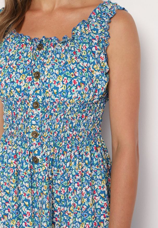 Born2be - Niebieska Rozkloszowana Sukienka z Bawełny Wykończona Gumką w Talii Nelaris. Okazja: na imprezę, na randkę. Typ kołnierza: dekolt hiszpanka. Kolor: niebieski. Materiał: bawełna. Długość rękawa: na ramiączkach. Styl: boho