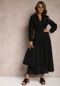 Renee - Czarna Sukienka Maxi z Ażurowymi Wstawkami i Trójkątnym Dekoltem Fanuelis. Kolor: czarny. Wzór: ażurowy. Styl: boho. Długość: maxi #4