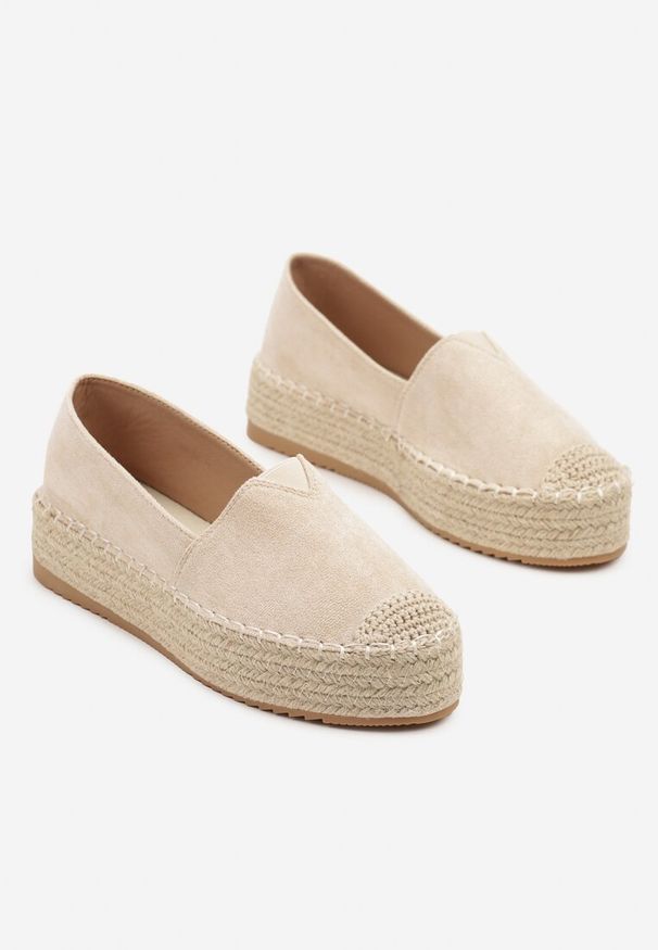 Renee - Jasnobeżowe Espadryle z Imitacji Zamszu na Platformie z Jutowej Plecionki Mirrona. Kolor: beżowy. Materiał: zamsz. Obcas: na platformie