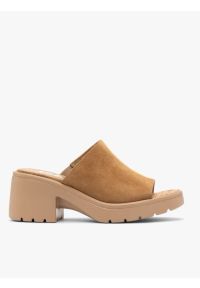 Ryłko - Rude klapki damskie wsuwane. Kolor: brązowy. Materiał: skóra, welur. Sezon: lato. Obcas: na obcasie. Styl: street, boho. Wysokość obcasa: średni #1